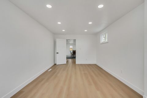 Tiny photo for 337 W 2900 S, Bountiful, UT 84010 (MLS # 2136354)