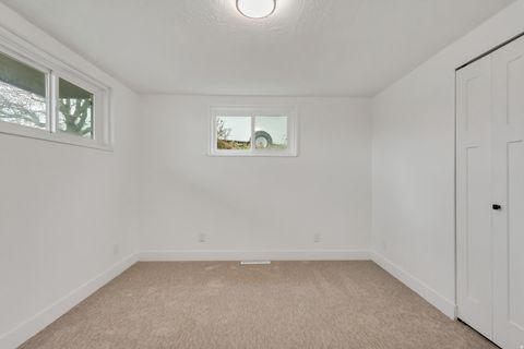 Tiny photo for 337 W 2900 S, Bountiful, UT 84010 (MLS # 2136354)
