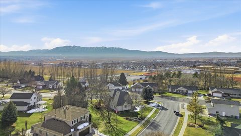 Tiny photo for 462 E 520 S, Smithfield, UT 84335 (MLS # 2135210)