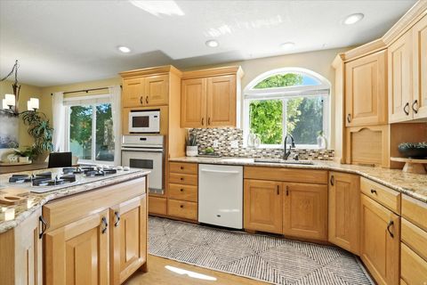 Tiny photo for 462 E 520 S, Smithfield, UT 84335 (MLS # 2135210)