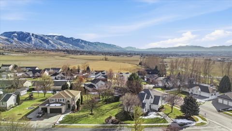 Tiny photo for 462 E 520 S, Smithfield, UT 84335 (MLS # 2135210)
