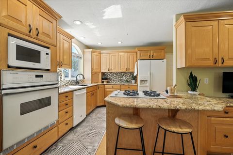 Tiny photo for 462 E 520 S, Smithfield, UT 84335 (MLS # 2135210)