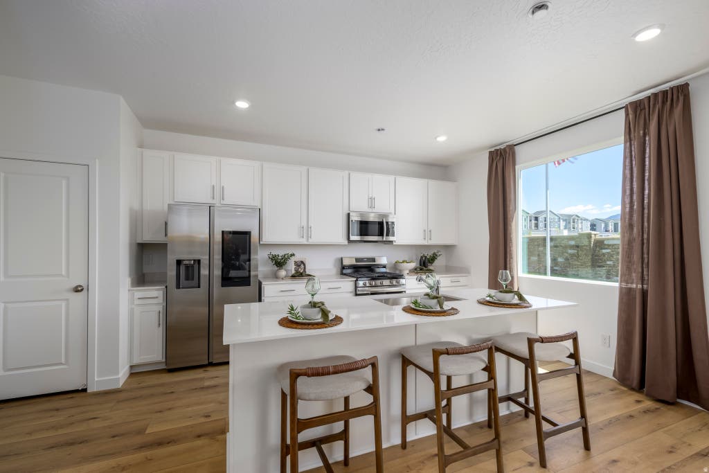 Photo of 1909 N AUGUST BEAUTY LN #3234, Saratoga Springs, UT 84045 (MLS # 2174515)
