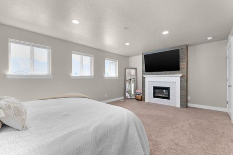 Tiny photo for 215 N 250 E, Salem, UT 84653 (MLS # 2148800)