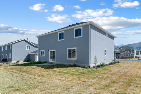Tiny photo for 215 N 250 E, Salem, UT 84653 (MLS # 2148800)