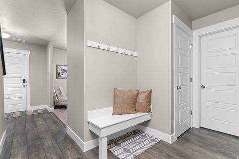 Tiny photo for 215 N 250 E, Salem, UT 84653 (MLS # 2148800)