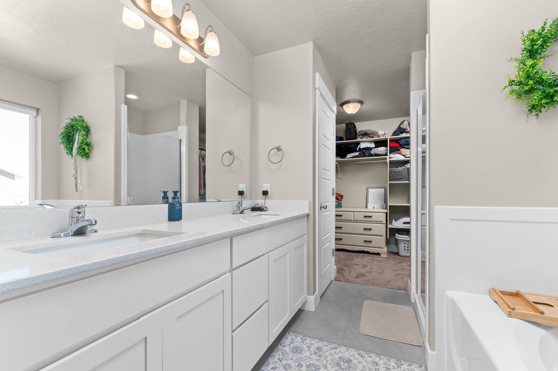 WOODLAND VIEW - Residential