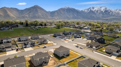 Tiny photo for 215 N 250 E, Salem, UT 84653 (MLS # 2148800)