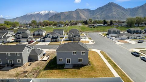 Tiny photo for 215 N 250 E, Salem, UT 84653 (MLS # 2148800)