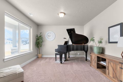 Tiny photo for 215 N 250 E, Salem, UT 84653 (MLS # 2148800)