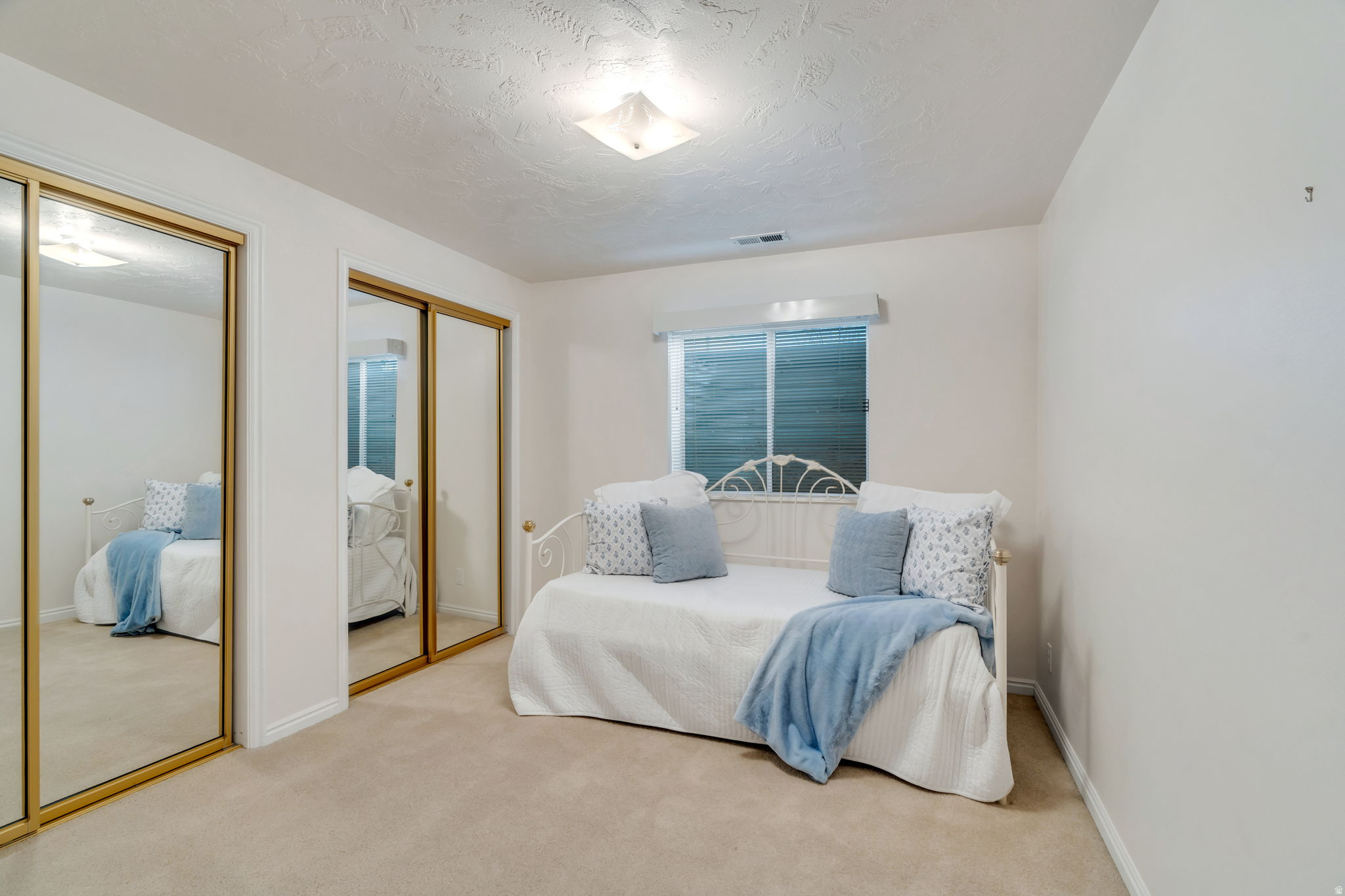 CORNERSTONE CONDO - Residential