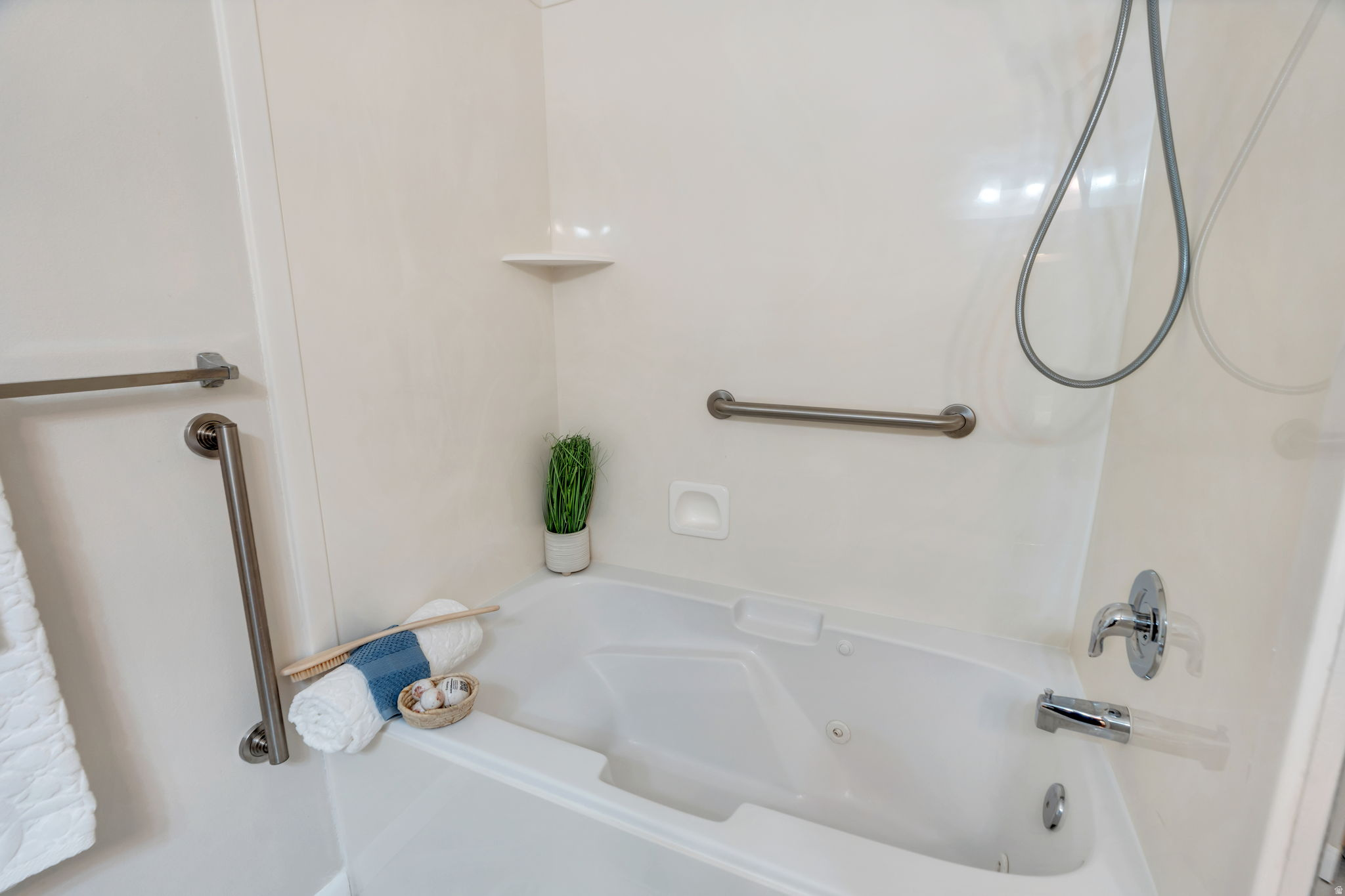 CORNERSTONE CONDO - Residential