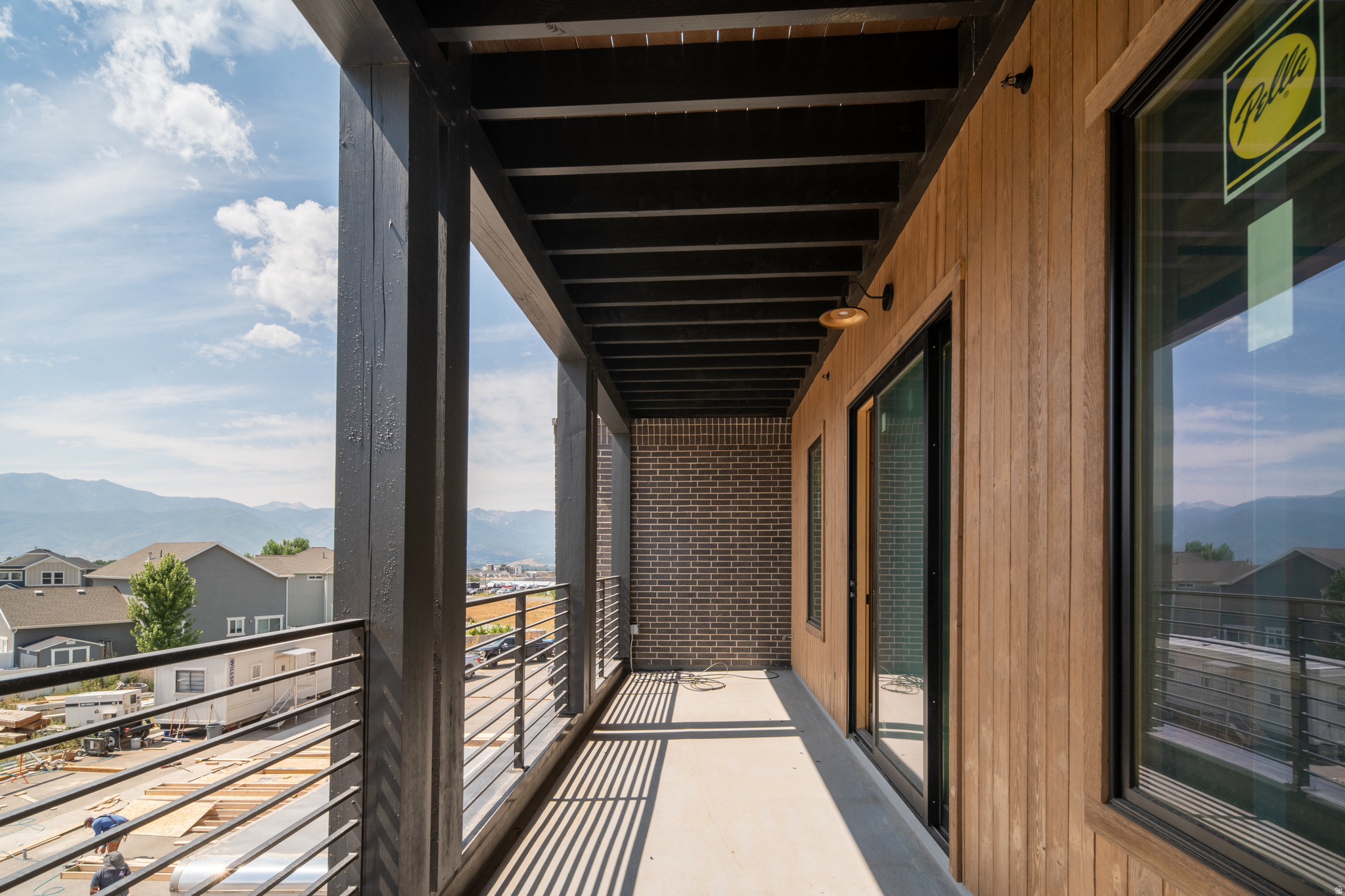 MOUNTAIN VIEW COMMONS - Residential