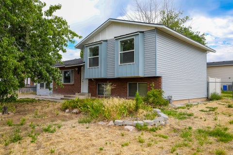 Tiny photo for 956 N 1175 W, Clinton, UT 84015 (MLS # 2177950)