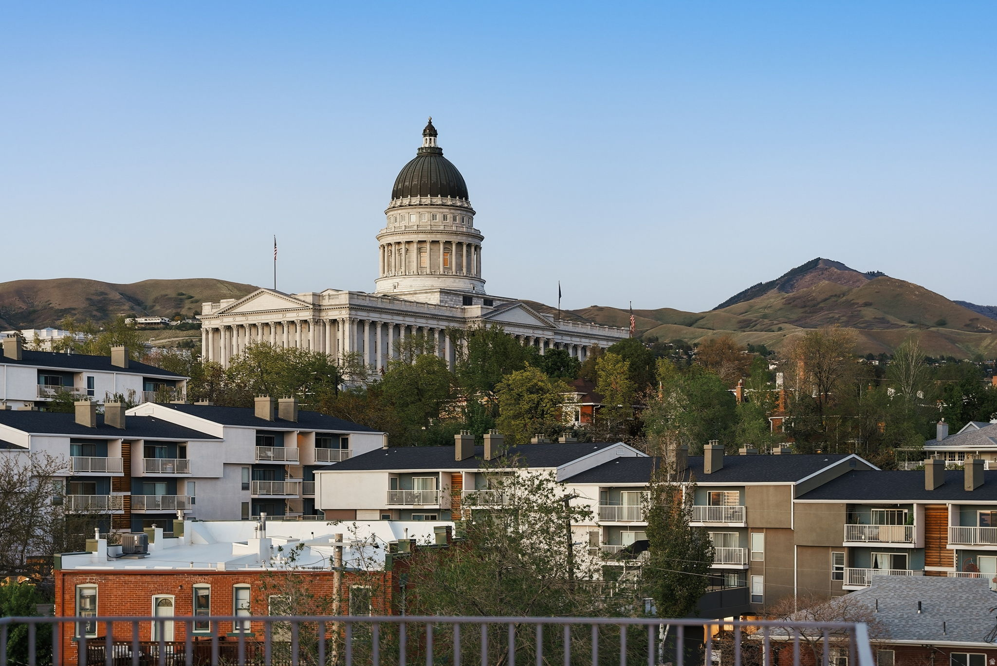 TREVI TOWERS CONDM - Residential