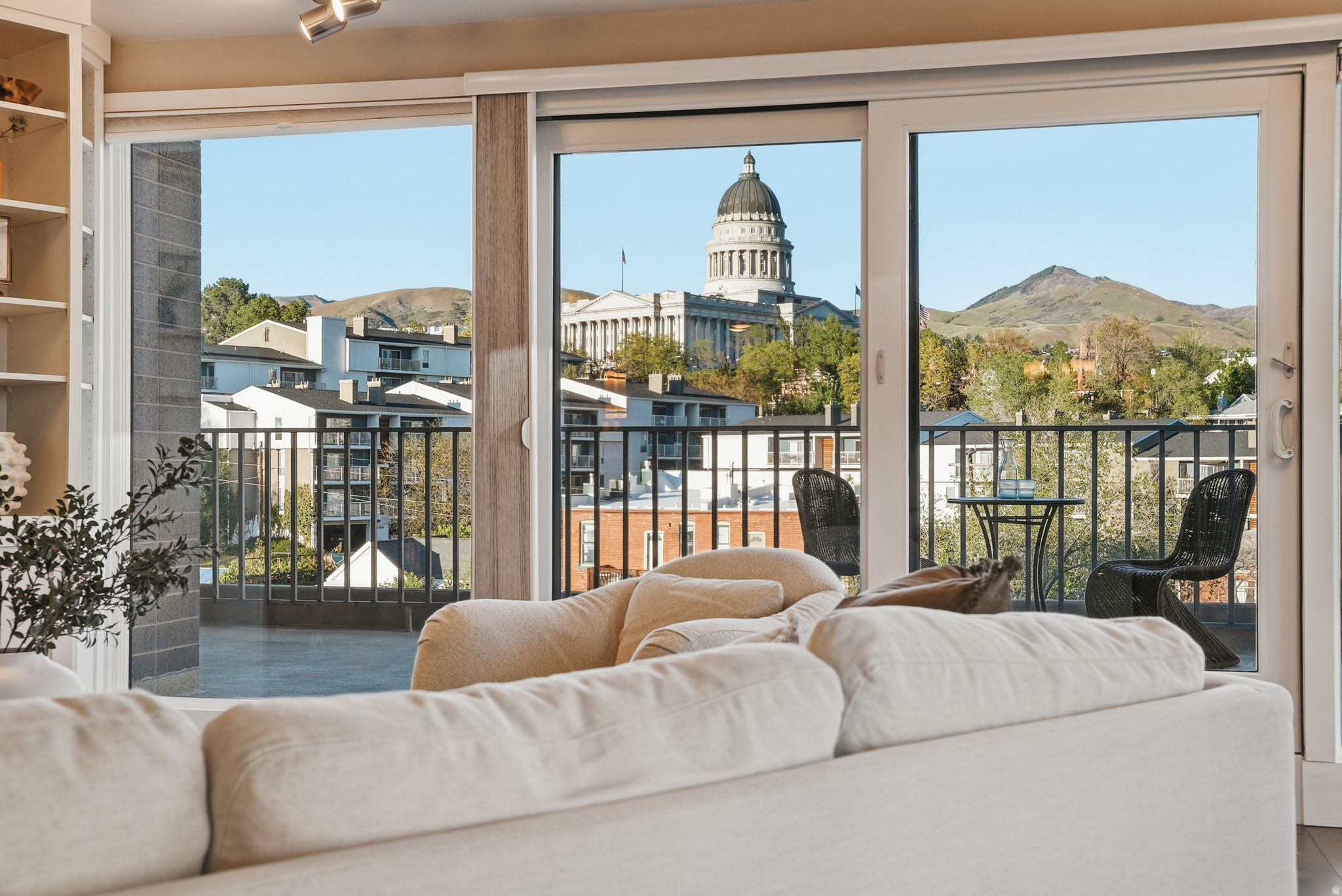 TREVI TOWERS CONDM - Residential