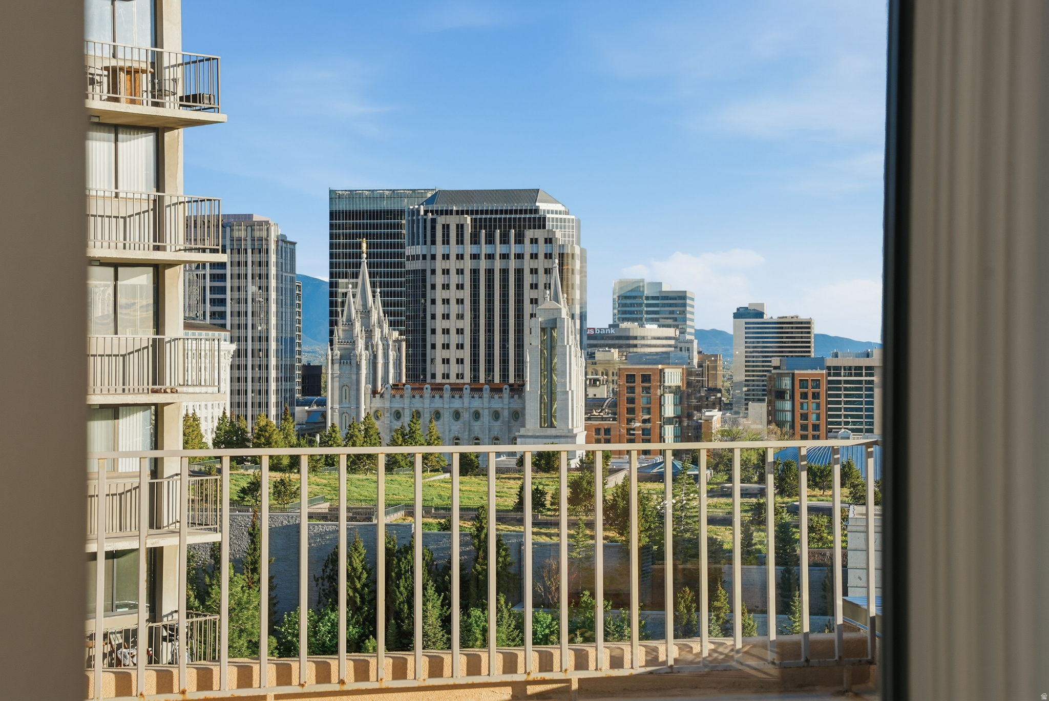 TREVI TOWERS CONDM - Residential