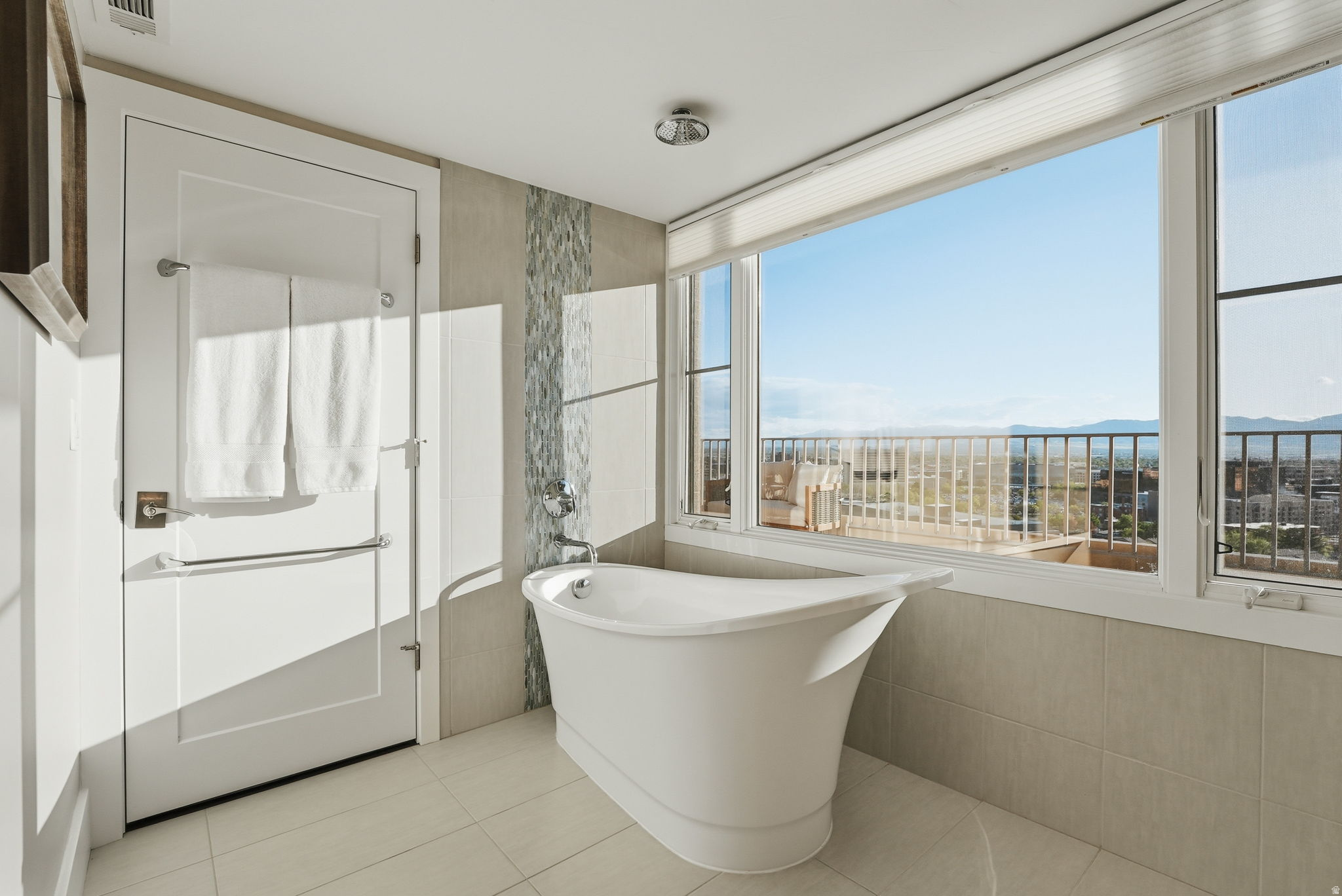 TREVI TOWERS CONDM - Residential