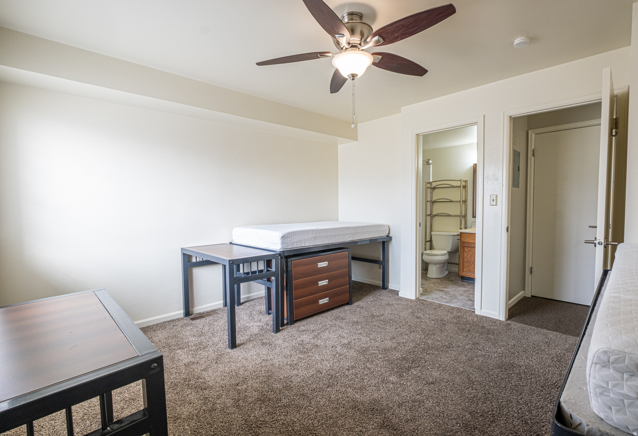 MONTERA CONDOS - Residential