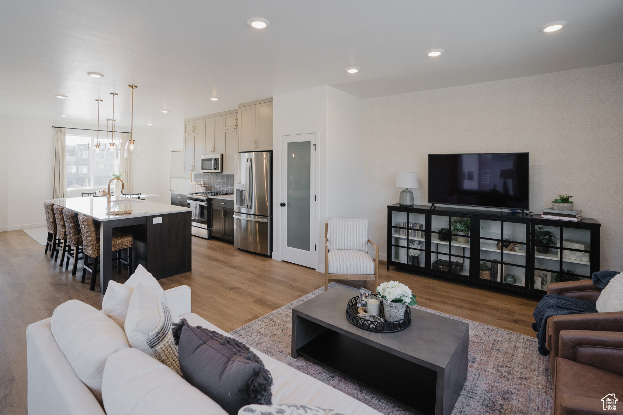 HAVEN OAKS - Residential