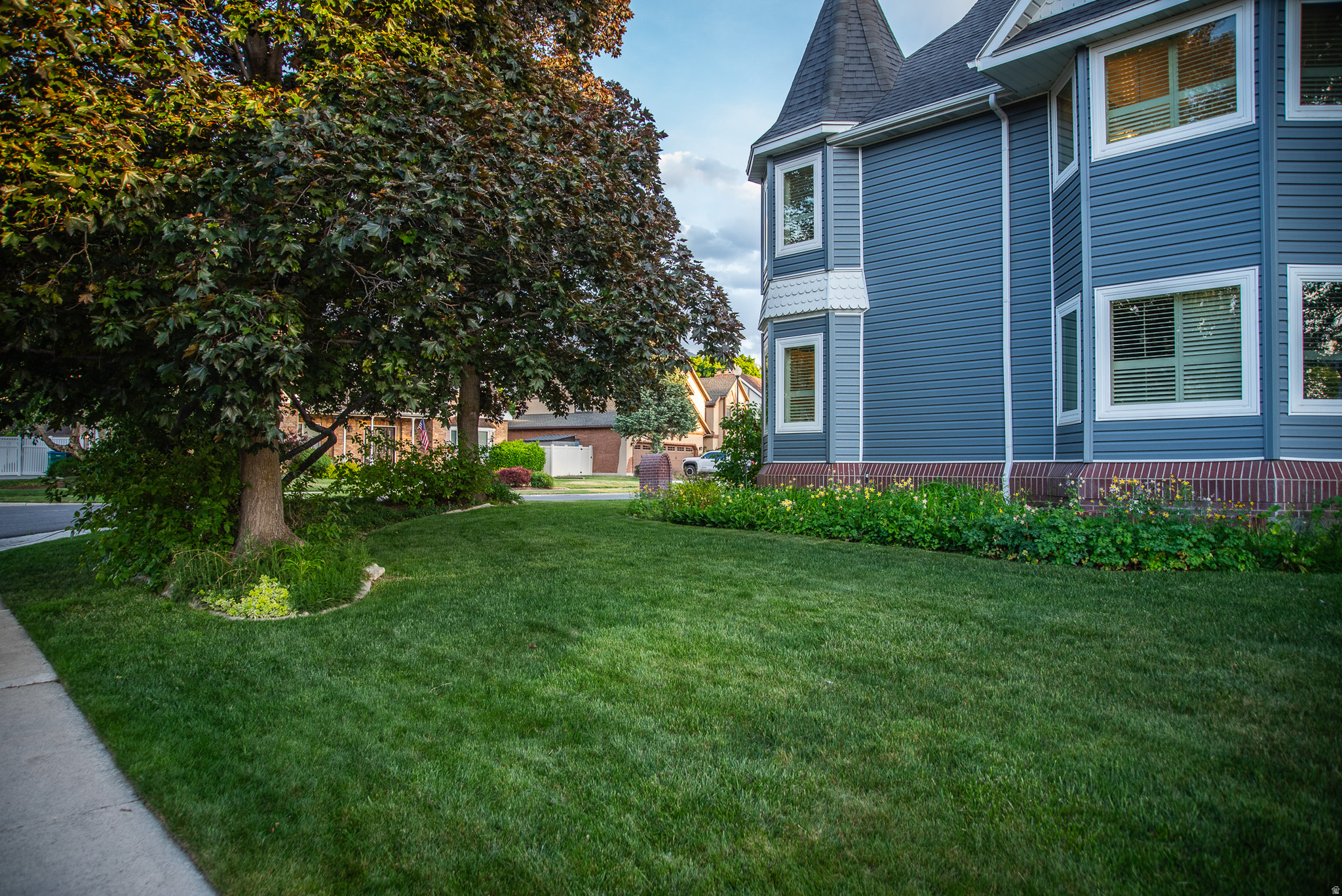 WILLOW CREEK HEIGHTS - Residential