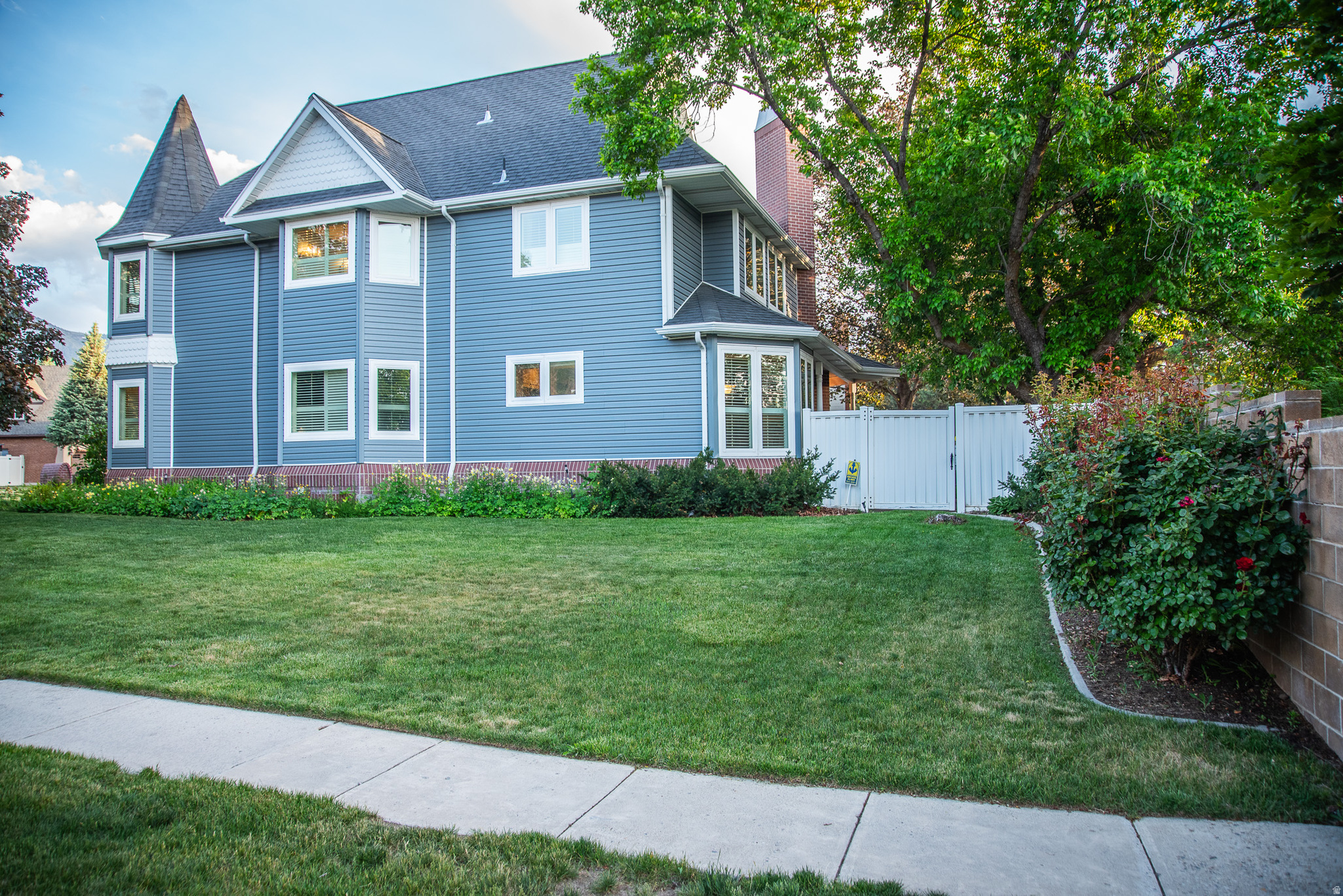 WILLOW CREEK HEIGHTS - Residential