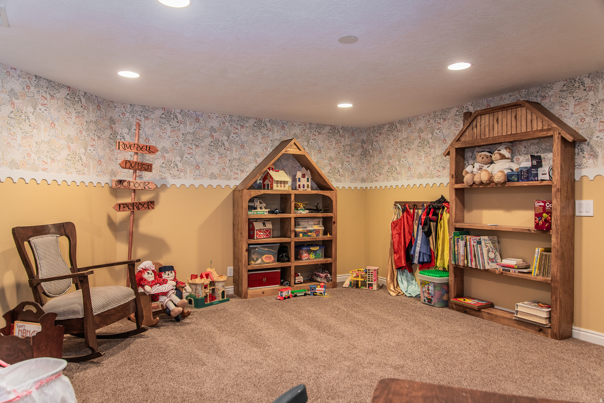WILLOW CREEK HEIGHTS - Residential