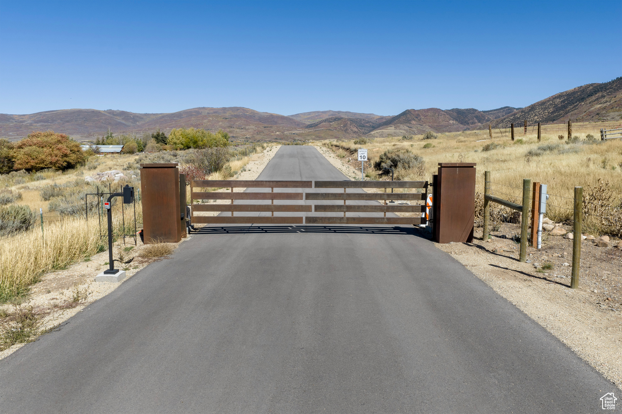 HOYT PEAK RANCH - Land