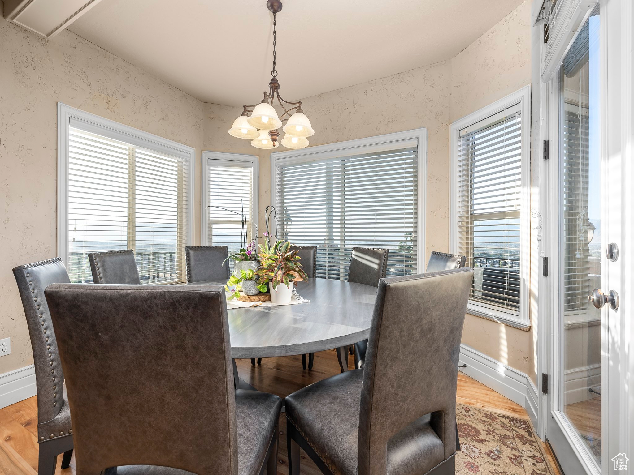 Elk Ridge, Utah 84651, United States, 8 Bedrooms Bedrooms, ,5 BathroomsBathrooms,Residential,Pending,43287