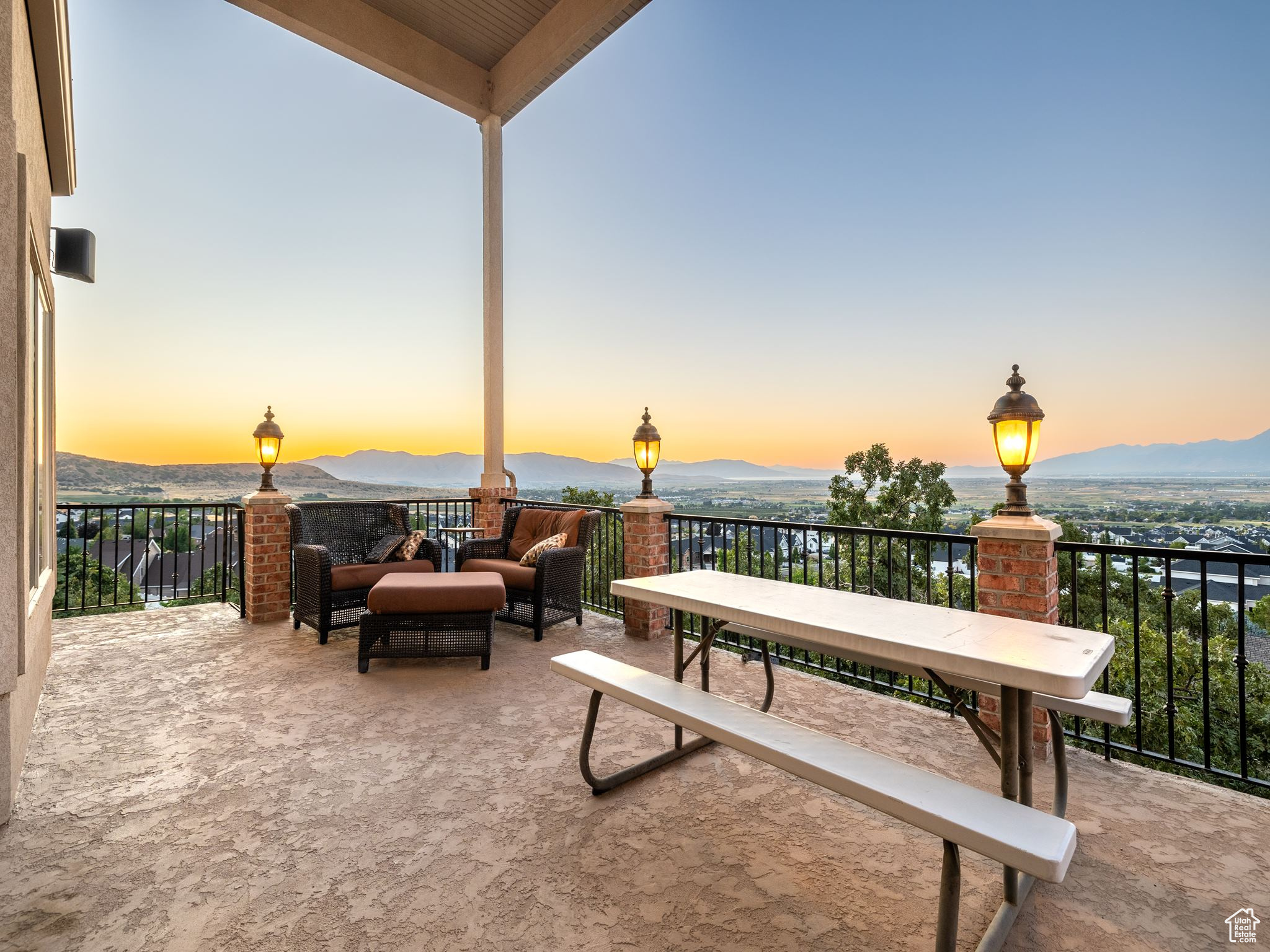 Elk Ridge, Utah 84651, United States, 8 Bedrooms Bedrooms, ,5 BathroomsBathrooms,Residential,Pending,43287