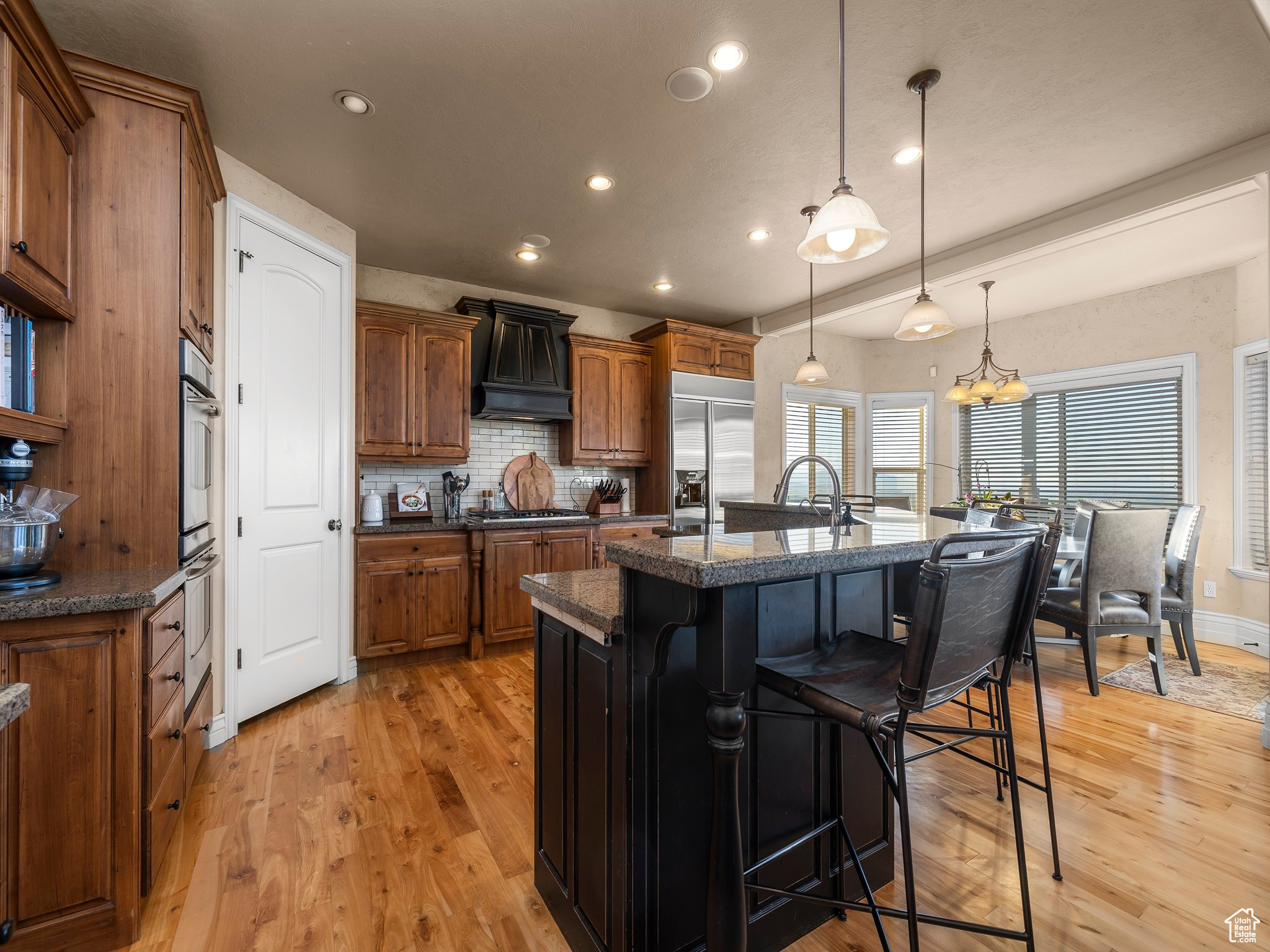 Elk Ridge, Utah 84651, United States, 8 Bedrooms Bedrooms, ,5 BathroomsBathrooms,Residential,Pending,43287