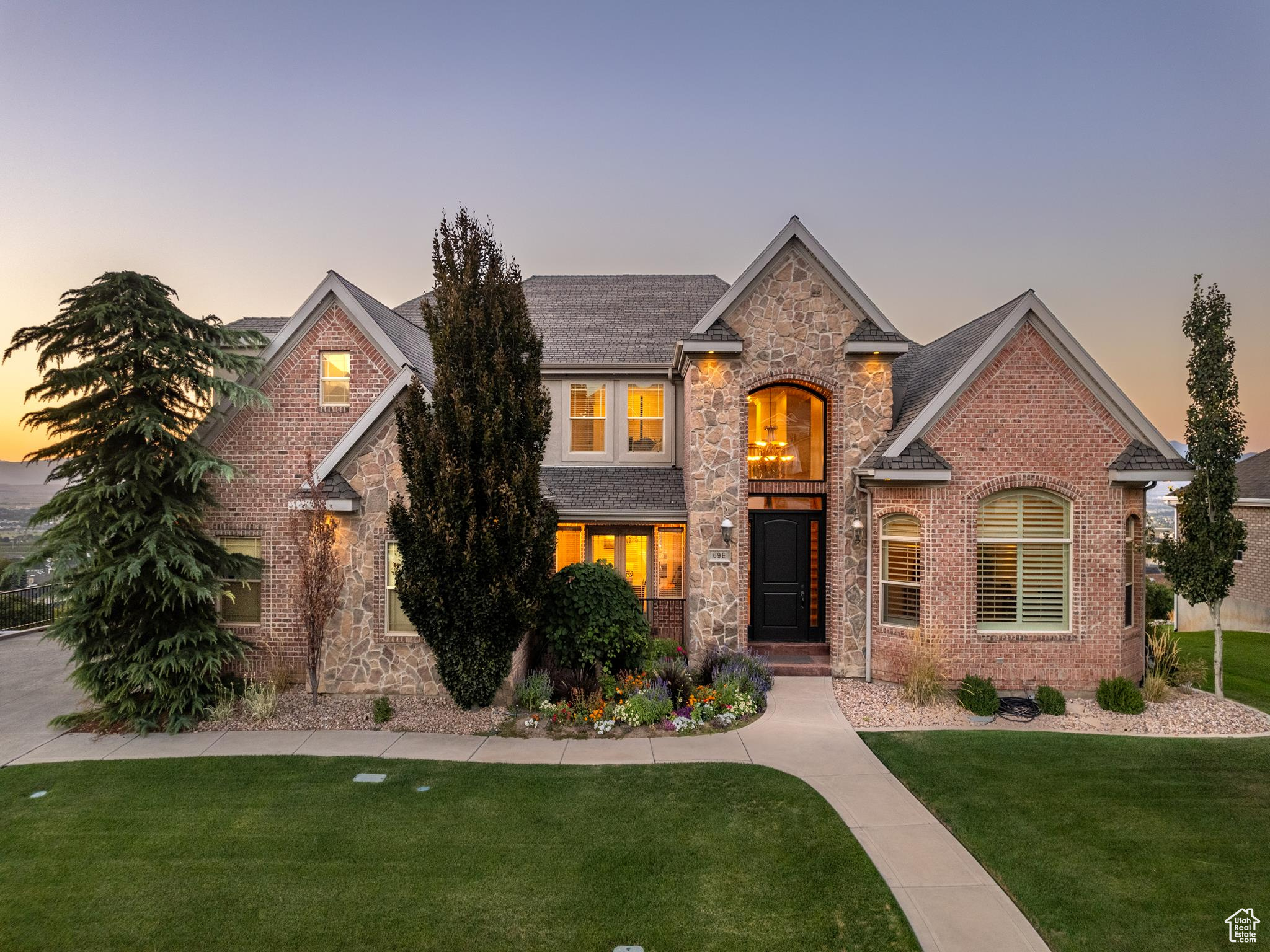 Elk Ridge, Utah 84651, United States, 8 Bedrooms Bedrooms, ,5 BathroomsBathrooms,Residential,Pending,43287