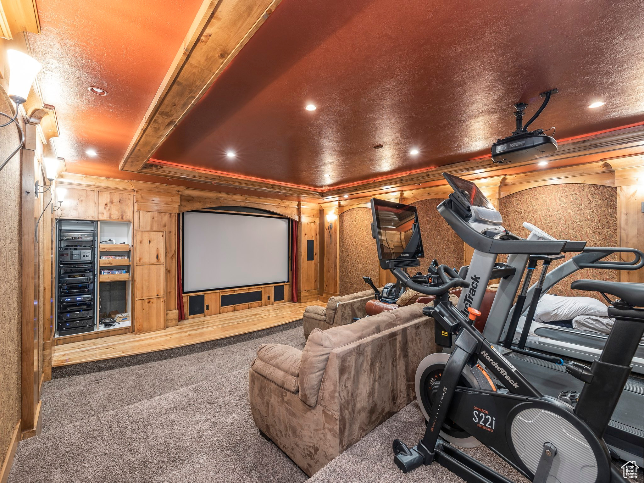 Elk Ridge, Utah 84651, United States, 8 Bedrooms Bedrooms, ,5 BathroomsBathrooms,Residential,Pending,43287