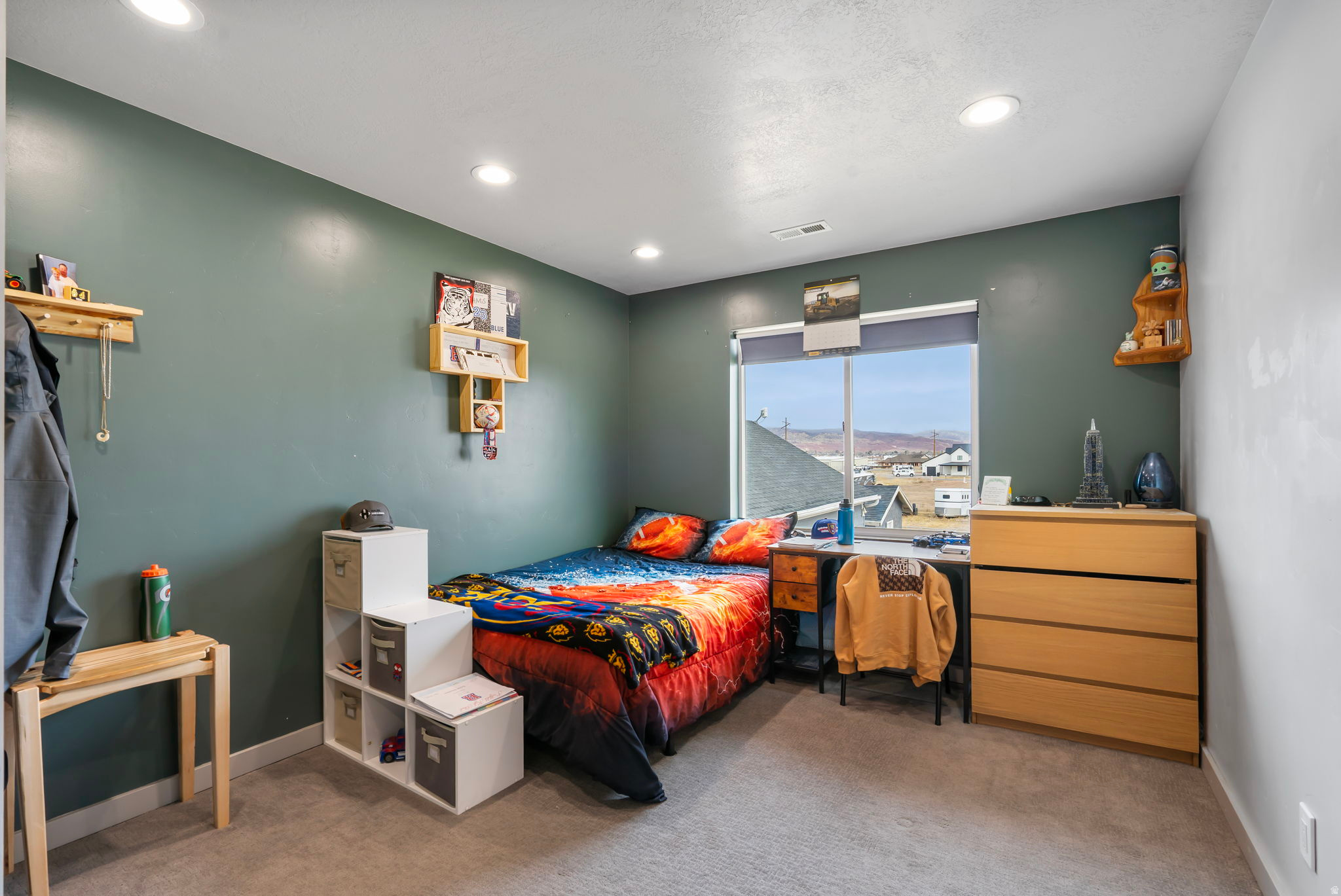 NORTH MEADOW - Residential