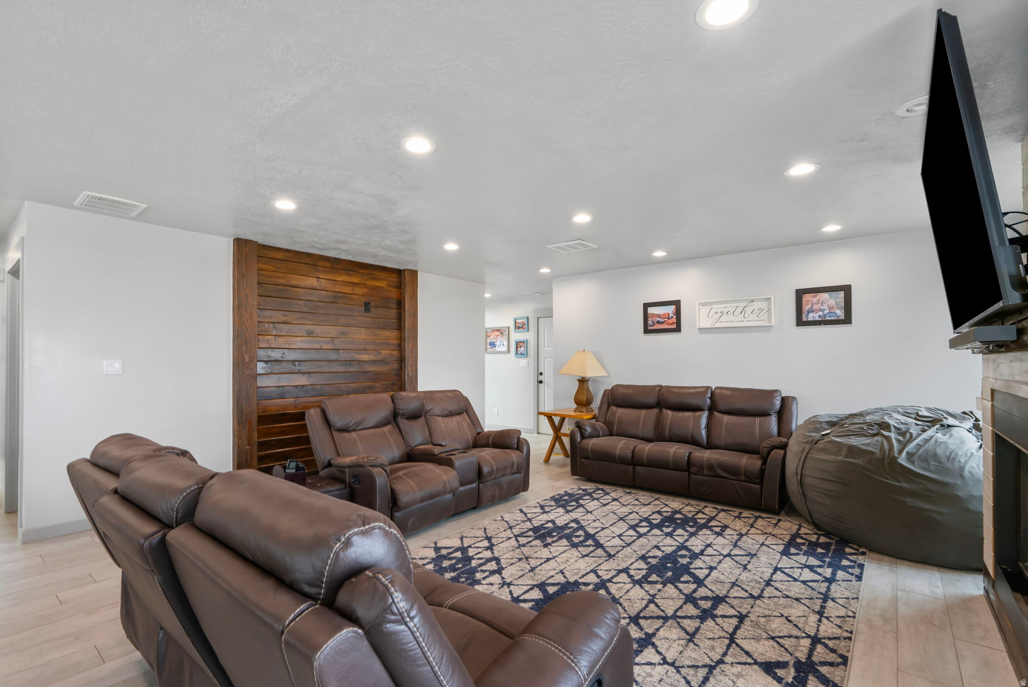 NORTH MEADOW - Residential