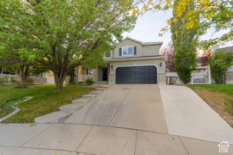 Photo of 470 E CAROLINE DAY CV, Draper, UT 84020 (MLS # 2192818)