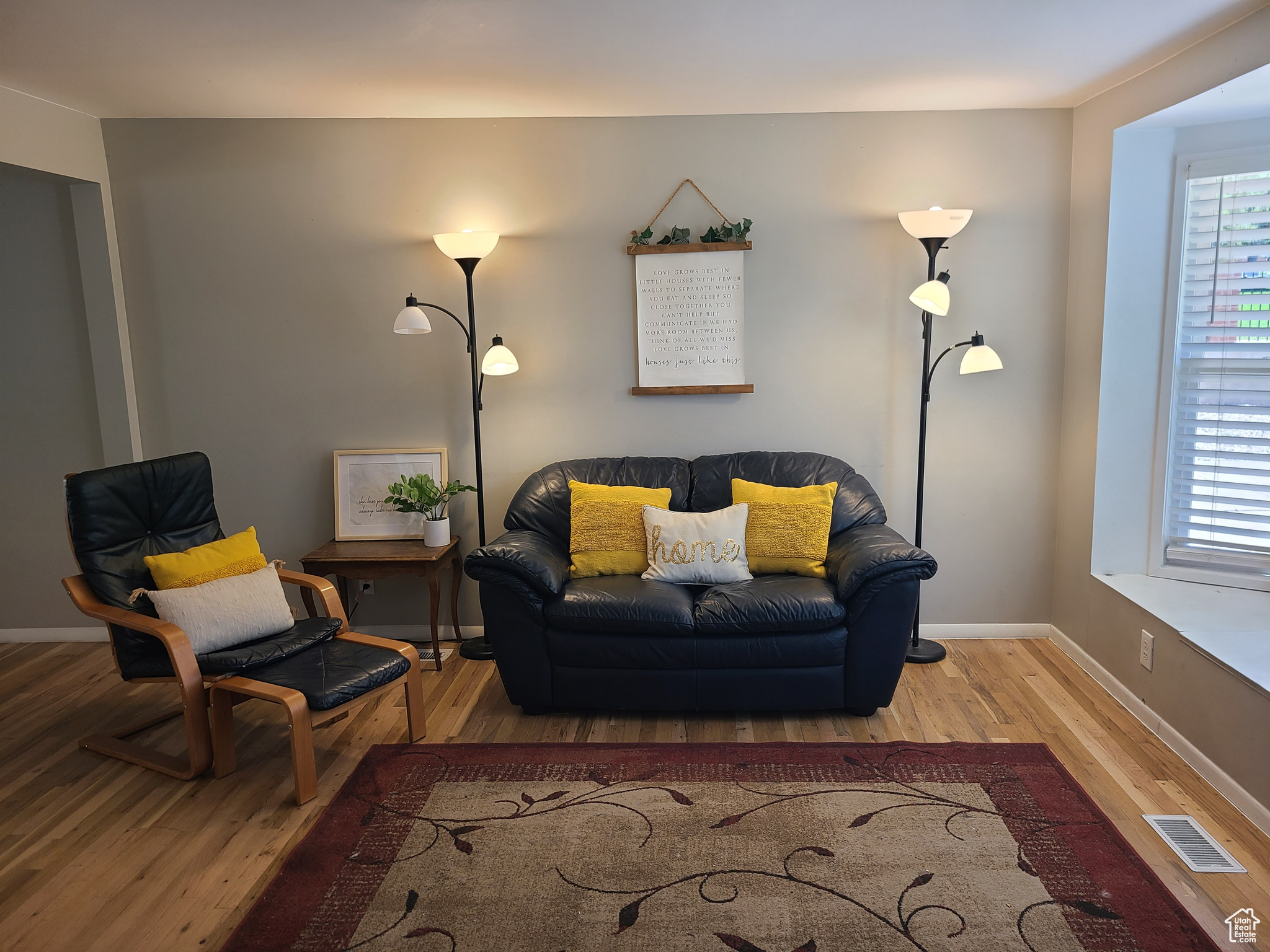 CRESTHOMES - Residential