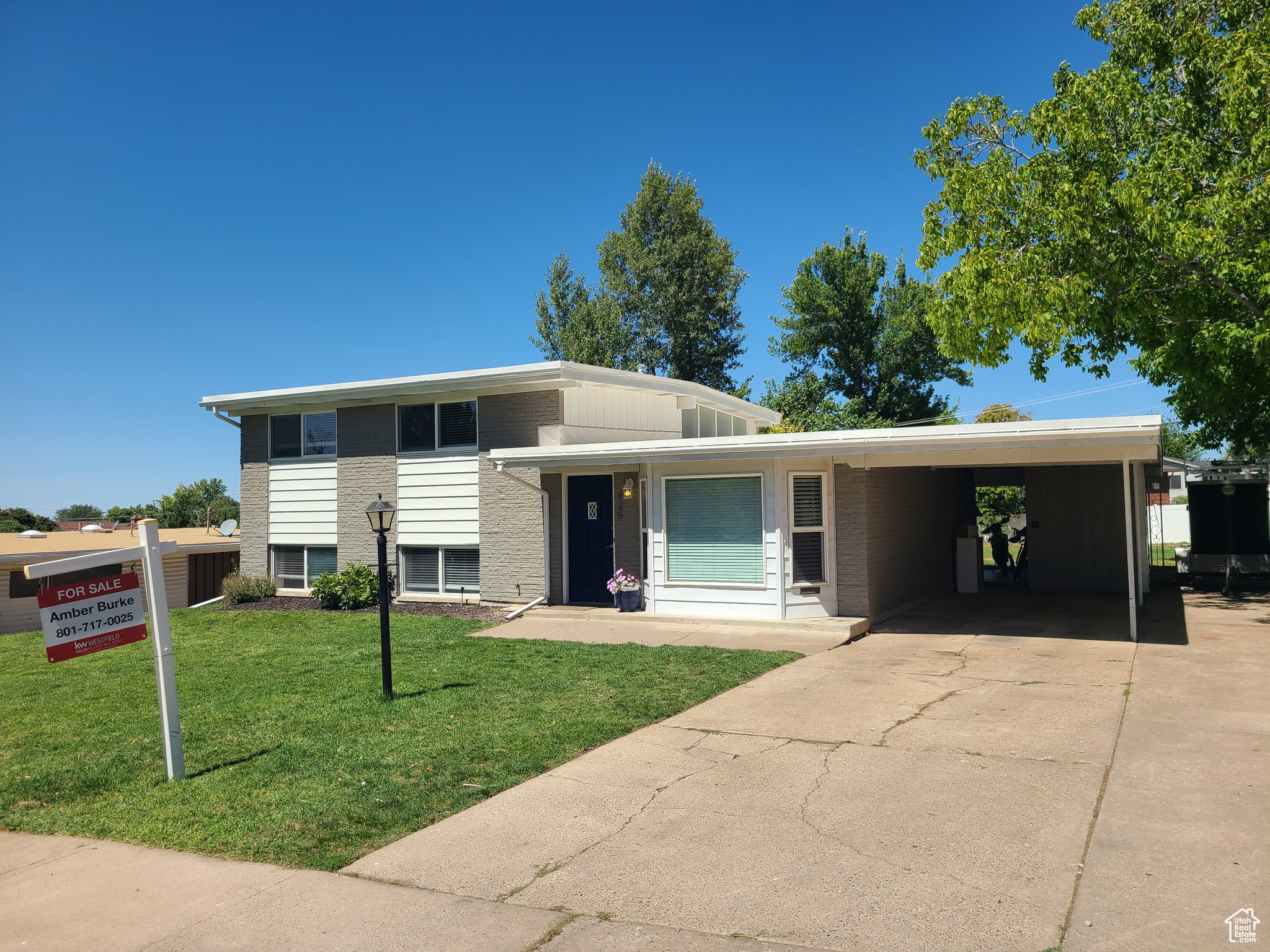 CRESTHOMES - Residential