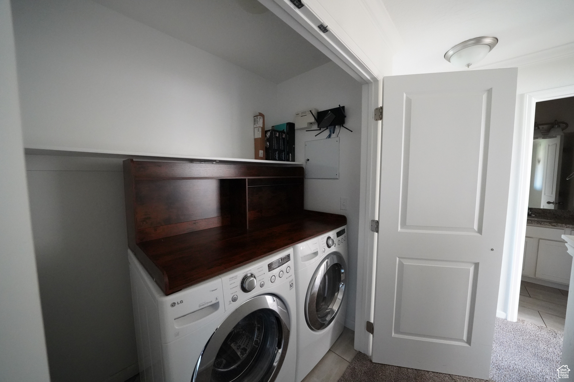 CRESTHAVEN VILLAGE TOWNHOMES - Residential