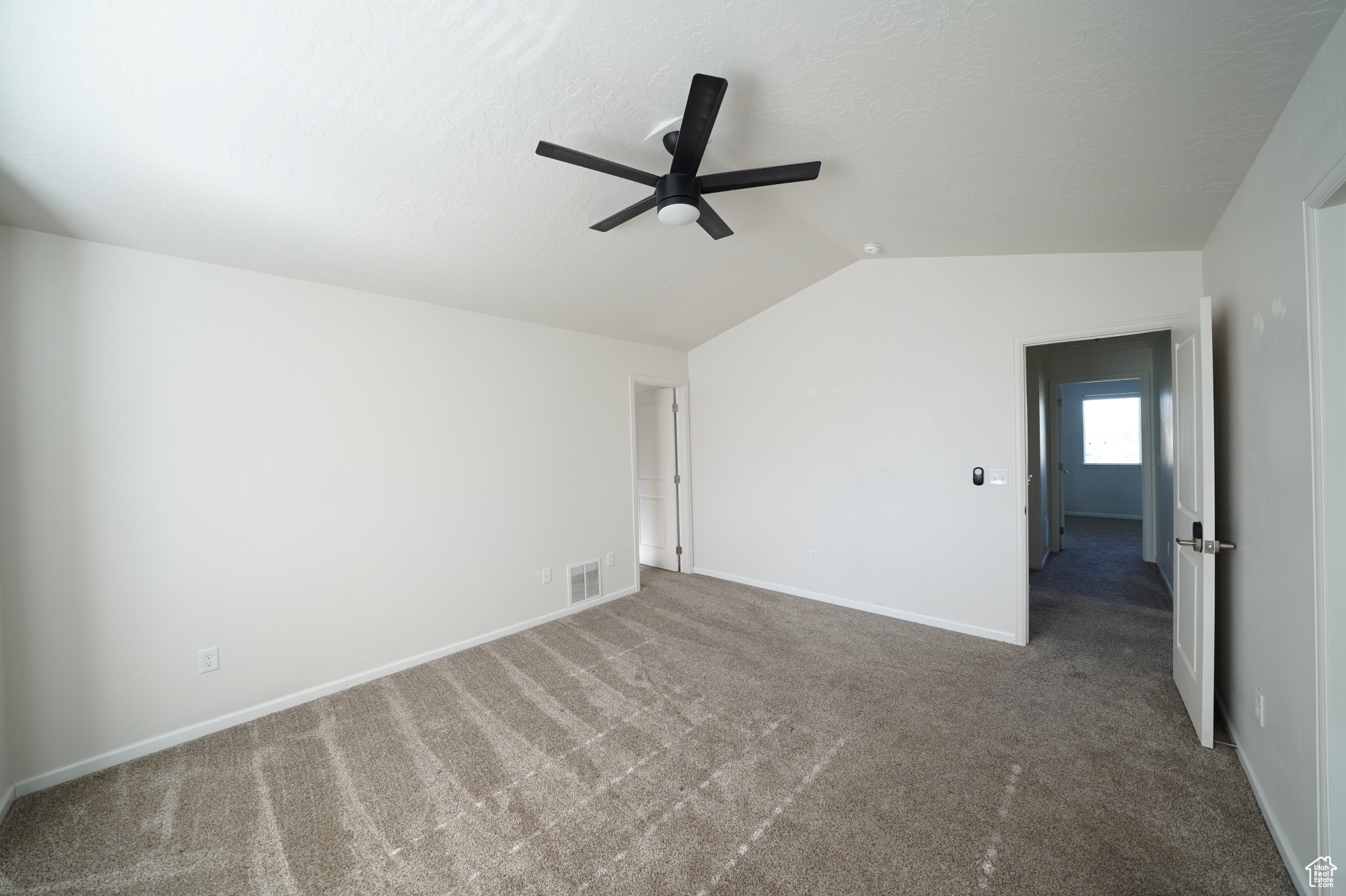 CRESTHAVEN VILLAGE TOWNHOMES - Residential