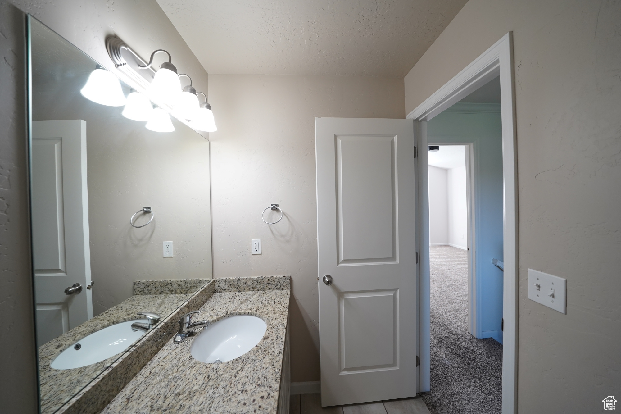 CRESTHAVEN VILLAGE TOWNHOMES - Residential