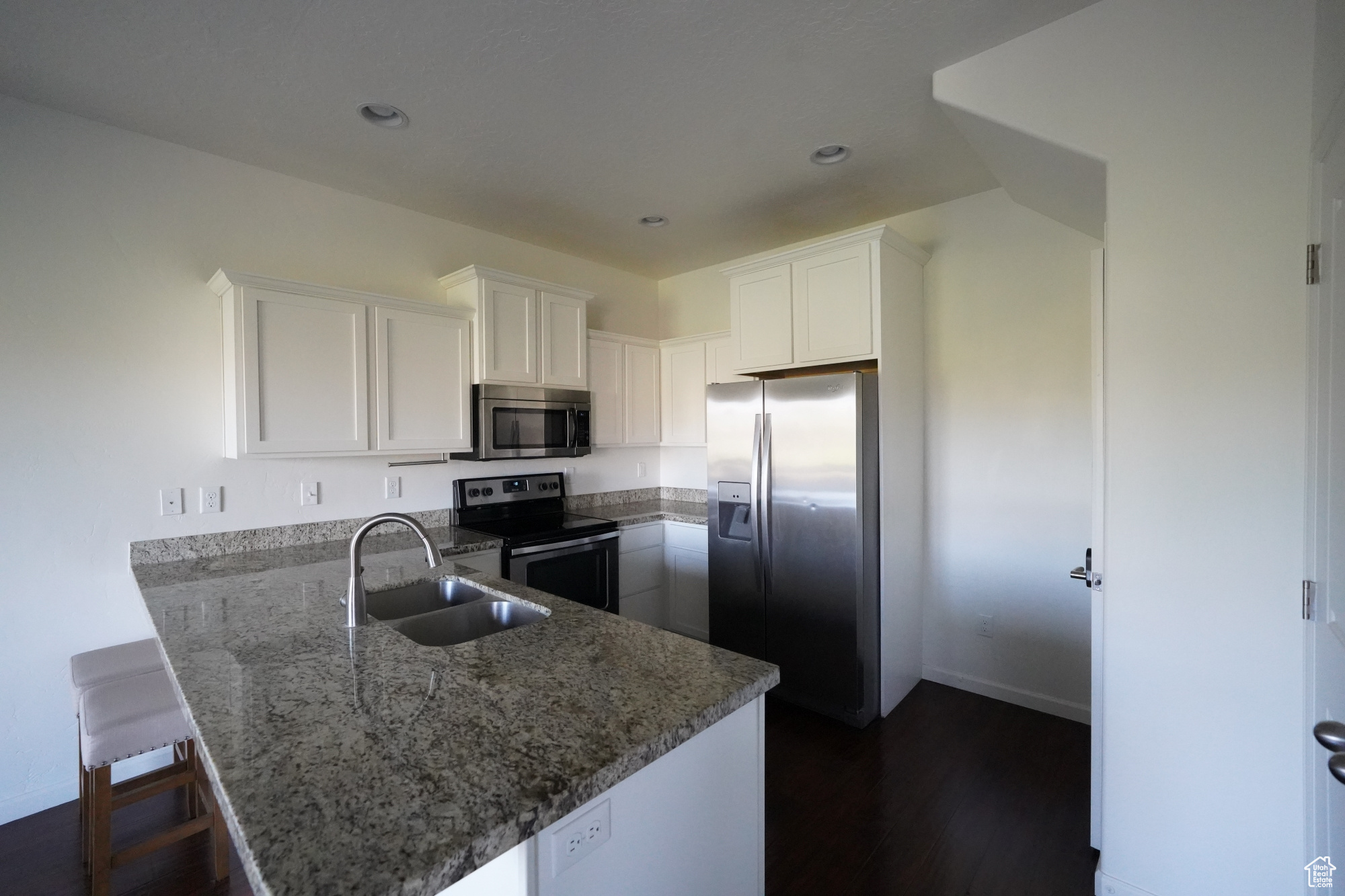 CRESTHAVEN VILLAGE TOWNHOMES - Residential