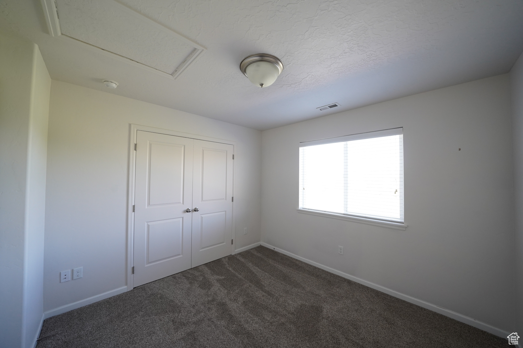 CRESTHAVEN VILLAGE TOWNHOMES - Residential