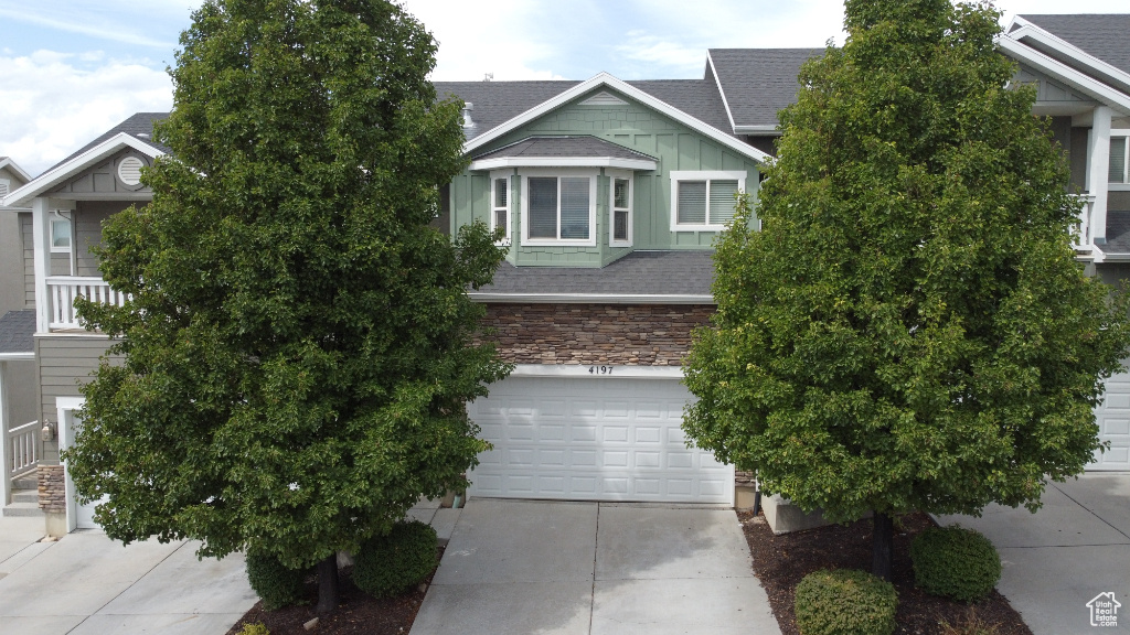 CRESTHAVEN VILLAGE TOWNHOMES - Residential