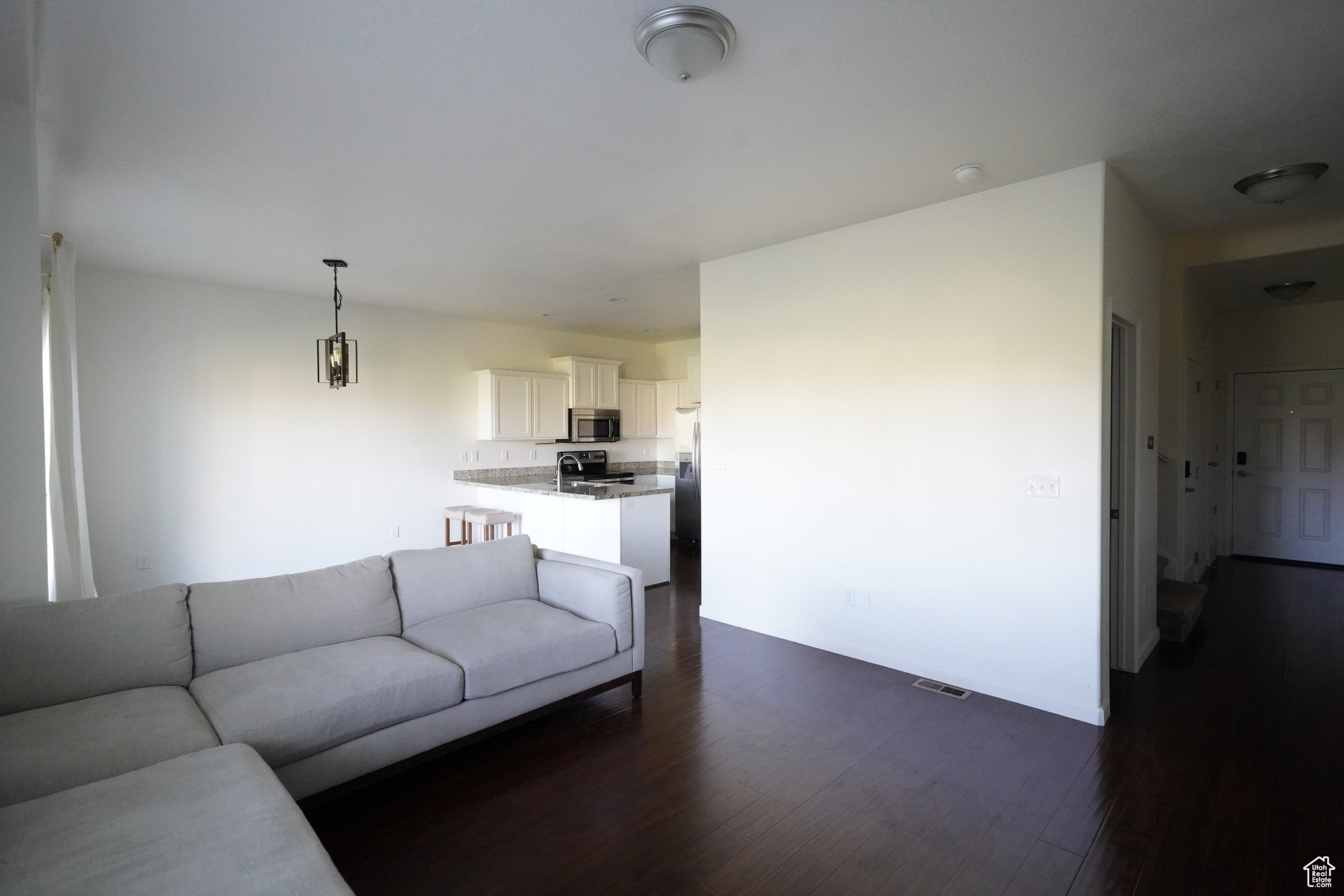 CRESTHAVEN VILLAGE TOWNHOMES - Residential