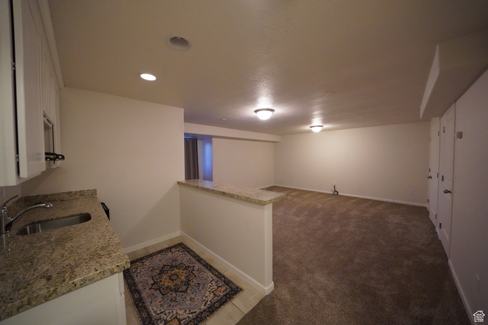 CRESTHAVEN VILLAGE TOWNHOMES - Residential