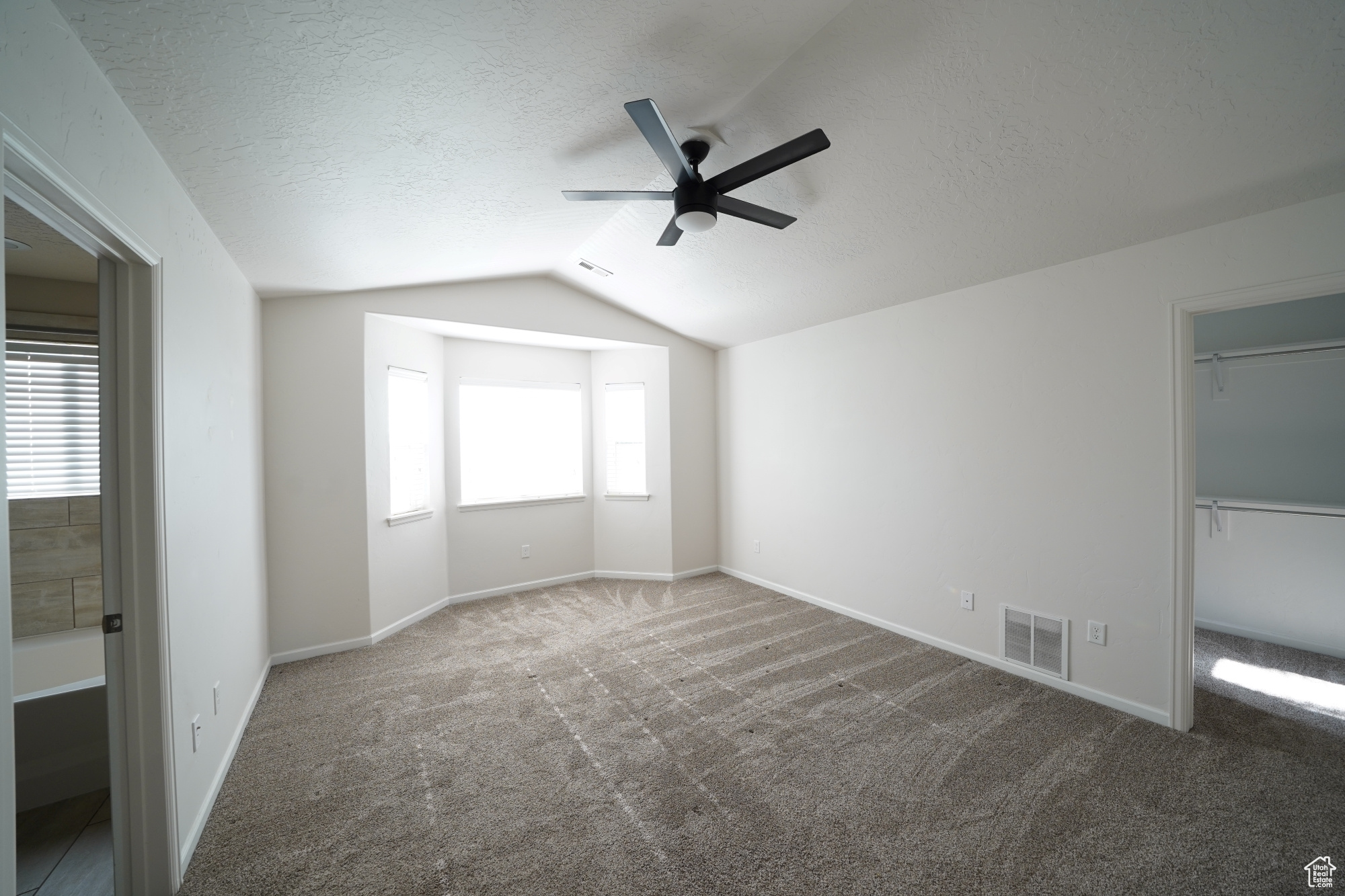 CRESTHAVEN VILLAGE TOWNHOMES - Residential