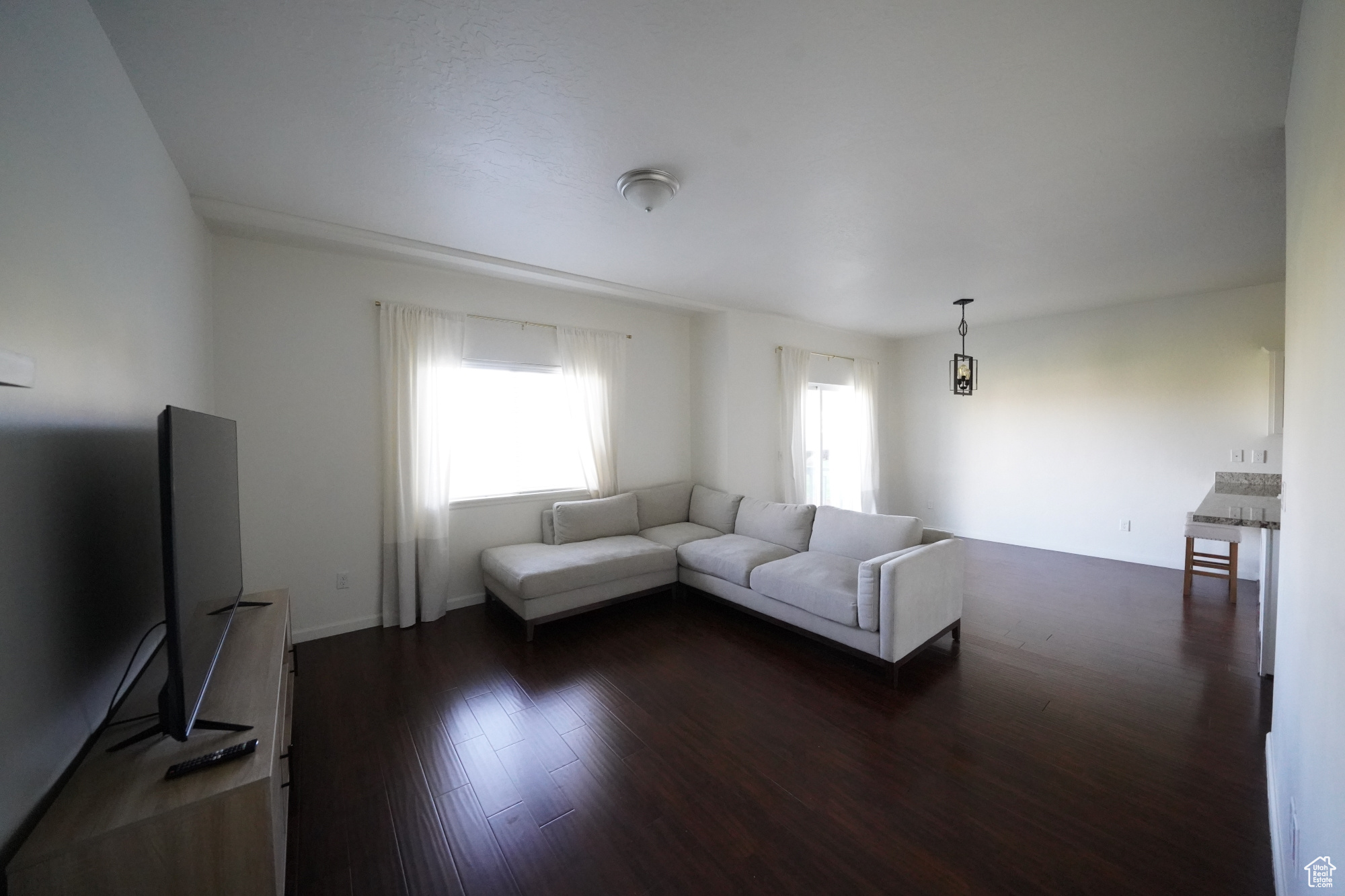 CRESTHAVEN VILLAGE TOWNHOMES - Residential