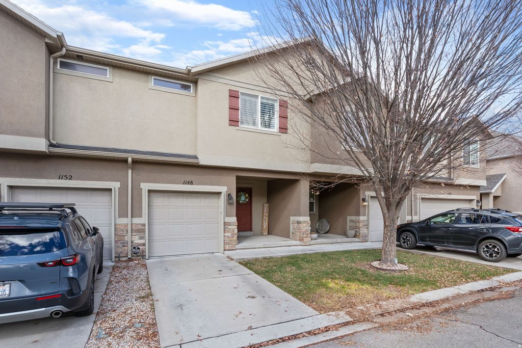 Photo of 1148 W SERAPHIM CT, Layton, UT 84041 (MLS # 2142137)