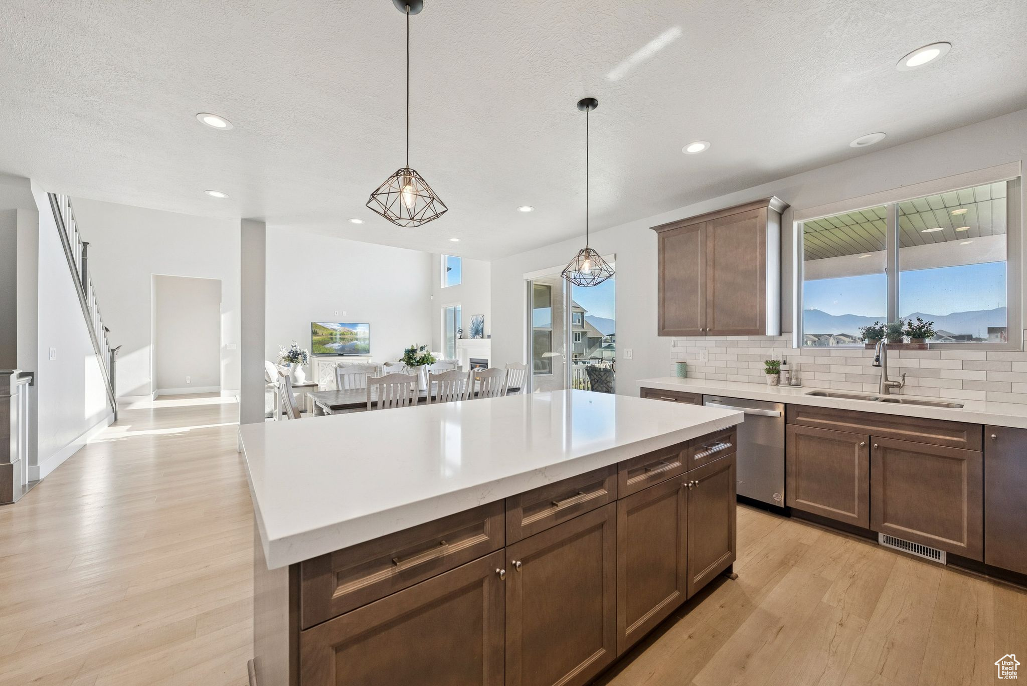 SUNSET EQUESTRIAN CL - Residential